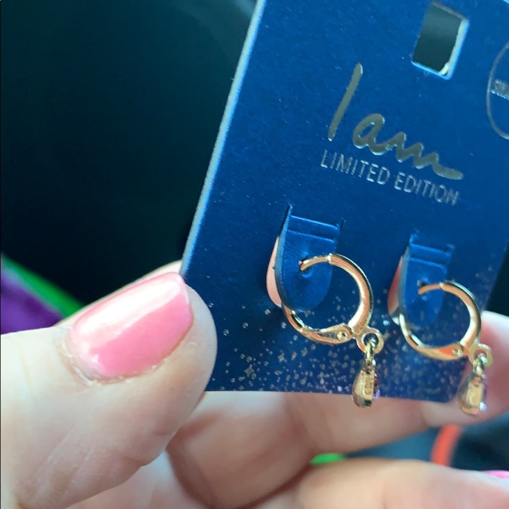 Earrings with lilac color stone - Picture 4 of 4